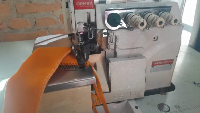 Maquina overloque 
