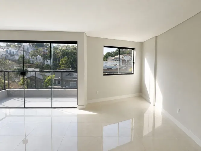 Apartamento com 1 Suíte + 2 Demi-Suítes | Ed. Kapelle