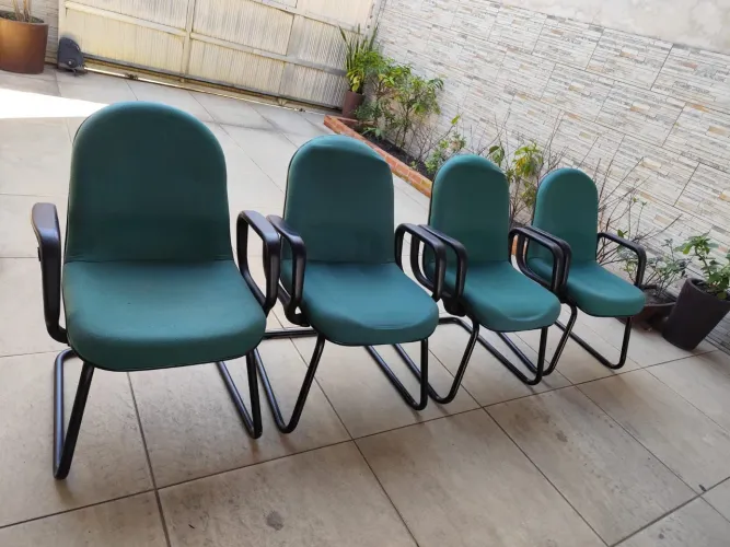 Cadeira de escritório reforçada luxo Giroflex aceito cartão de crédito 
