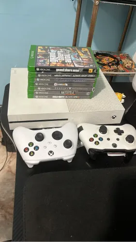 Xbox one S 500Gb, 2 controle + 7 jogos