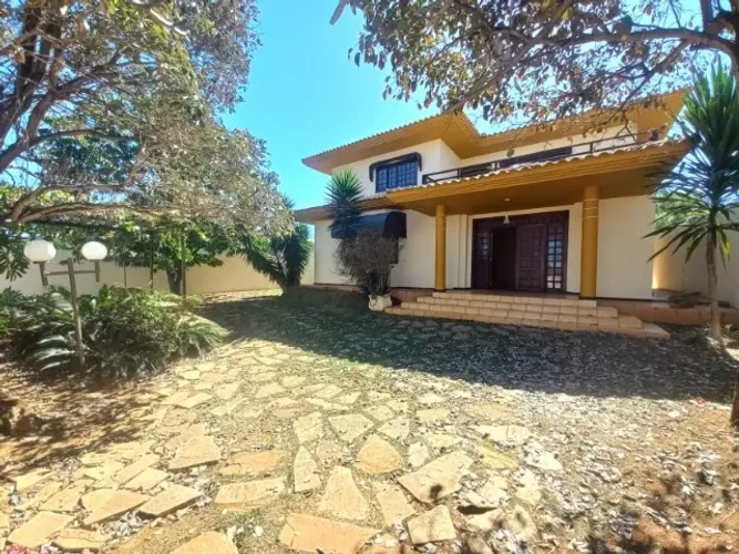 Linda Casa de 2 Pavimentos em Sobradinho/DF