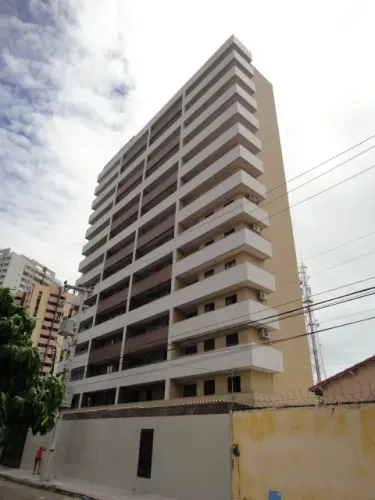 Excelentes aptos novos com 03 quartos, sendo 1 suite, com armários, sala, varanda, banheir