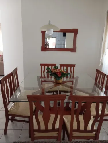Mesa de jantar + 8 cadeiras e espelho - Porto Ferreira-SP