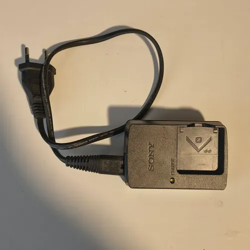 carregador de bateria Sony BC-CSN compativel com bateria: NP-BN1 e NP-BN