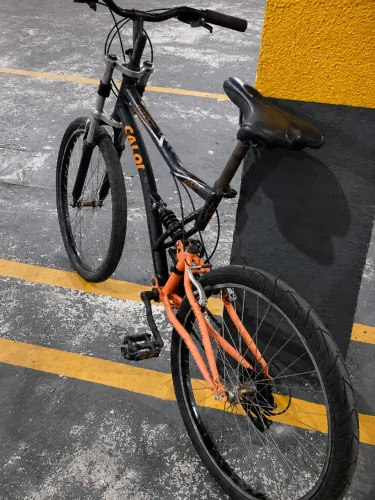 Bicicleta Caloi XRT Aro 26 - 21 Marchas - Suspensão Dupla