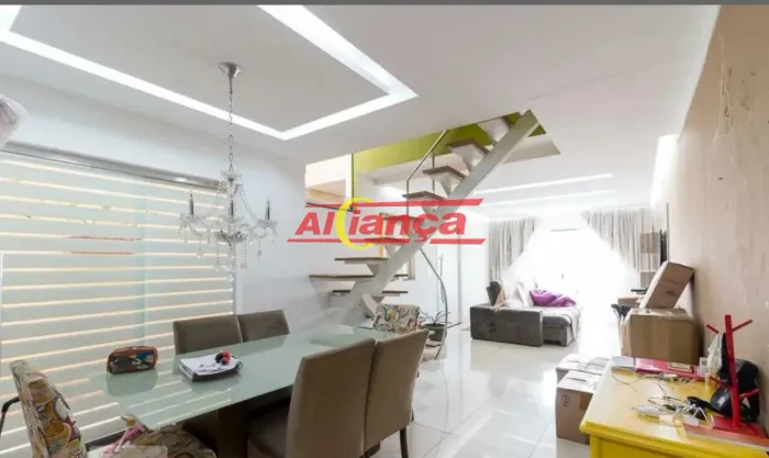 Venha conhecer esta incrível casa mobiliada com 3 quartos e 4 vagas