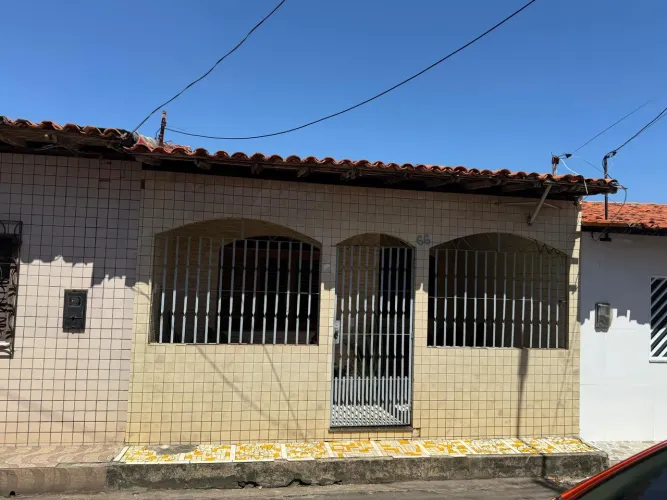 Vendo linda casa no bairro Pirapora