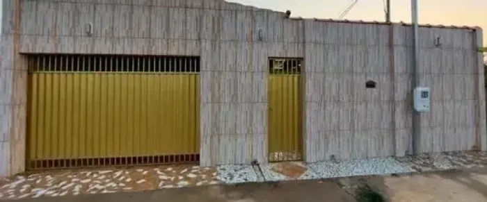 Casa a venda no BARROSO, 2 quartos amplos.