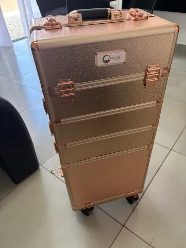 Maleta com 3 divisória e 3 gavetinhas rose gold