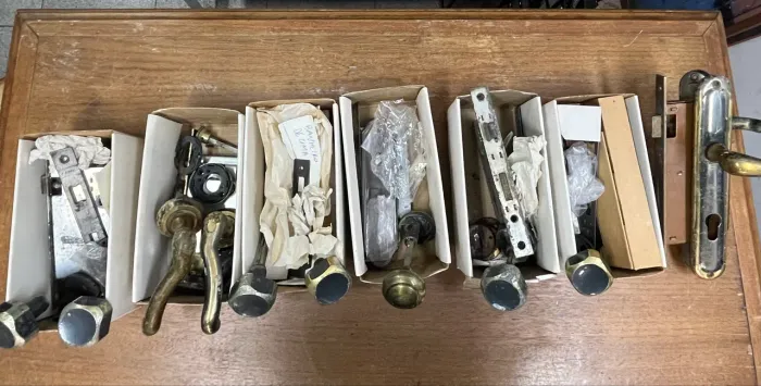 Lote 7 fechaduras em latão (sendo 2 importadas)