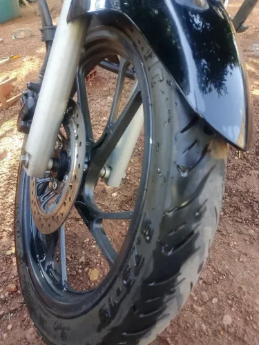 Ola boa tarde moto em ótima estado semi nova