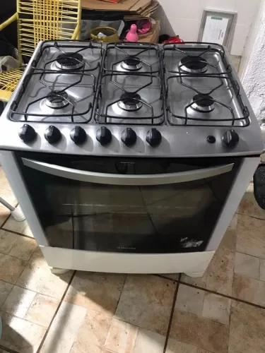 Fogão Electrolux 6 Bocas - Mesa de Inox e Acendimento Automático