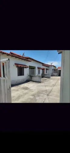 Aluga-se casa em Praça da Bandeira - Araruama/RJ