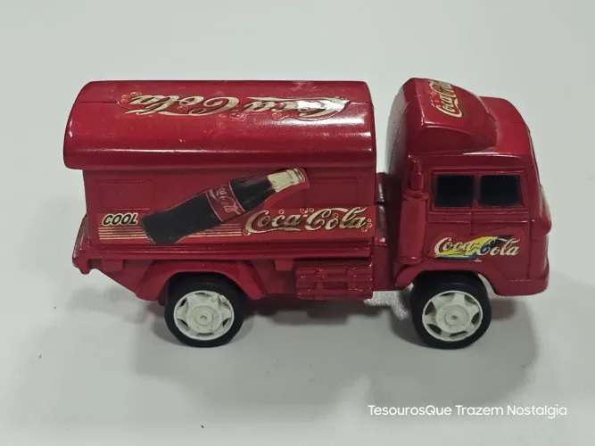 Caminhão Coca Cola em plástico 5 cm de altura