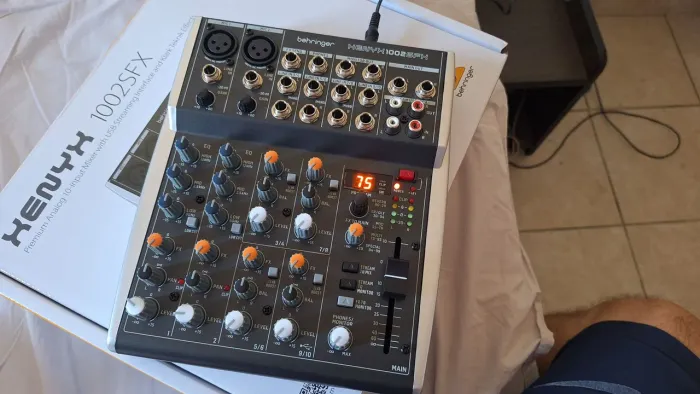 Mesa de som Behringer Xenyx 1002 SFX USB nova na caixa