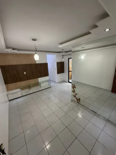 Alugo excelente apartamento térreo nos Bancários, 03 quartos, R$ 1.950,00 cond. incluso