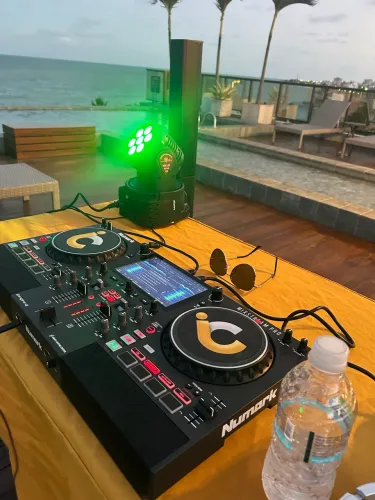 DJ PARA O SEU EVENTO + SOM + ILUMINAÇÃO 