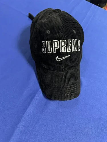Boné 6 Panel Nike x Supreme preto