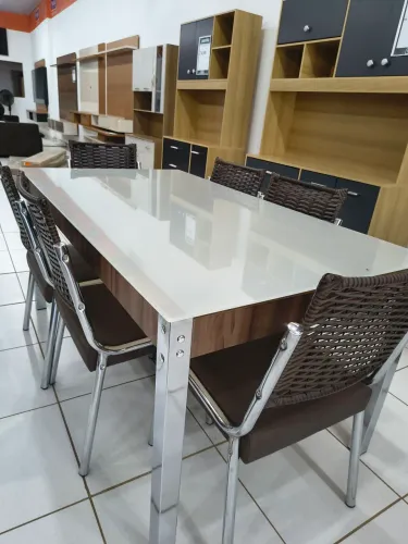 Mesa de Jantar 6 Cadeiras Estofadas Tampo de Vidro Base de Metal
