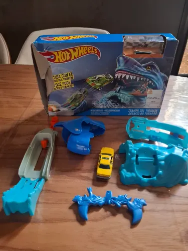 Pista tubarão hotwheels