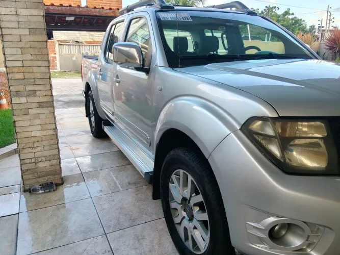 Nissan Frontier SL CD 4X4 2.5tb Diesel AUT 2014