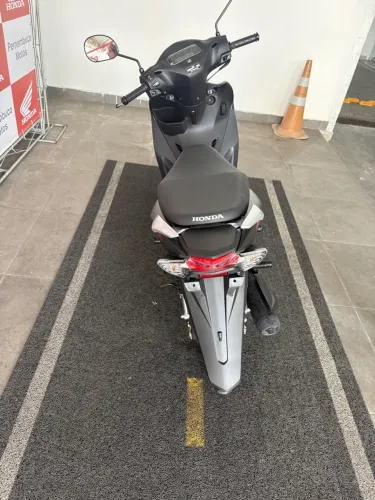 Vendo uma Honda biz es cinza metálica 26/27