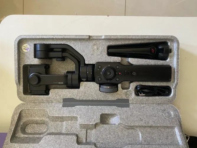 Estabilizador de celular gimbal zhiyun smooth 4