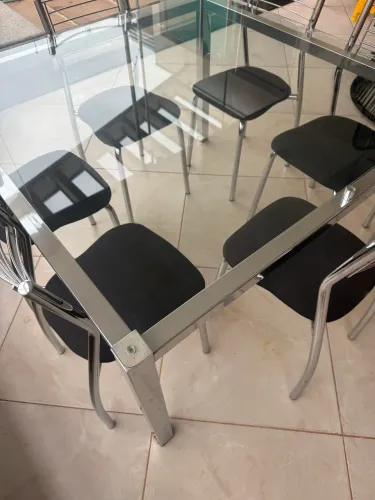Mesa de vidro 8 mm com 6 cadeiras