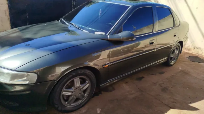 Chevrolet Vectra CD 2.2 16V / 2.0 16V Mec./aut. 2000