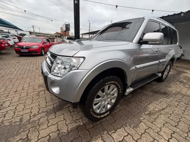 Mitsubishi Pajero HPE Full 3.2 4X4 T.i.dies. 5P AUT 2008