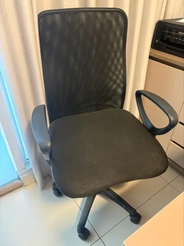 Cadeira de escritório giratória