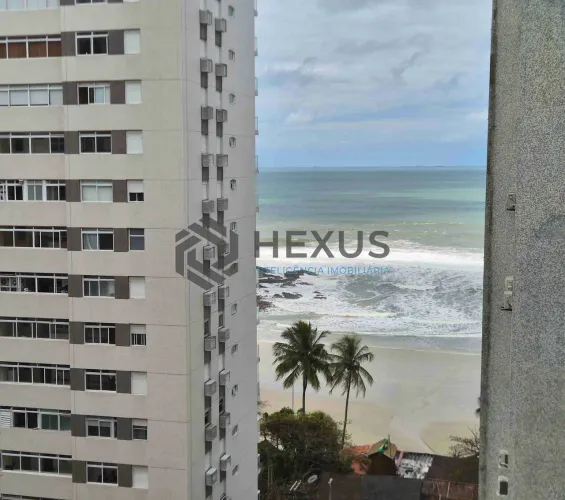 Apartamento com vista mar na quadra mar da Praia das Pitangueiras, Guaruja
