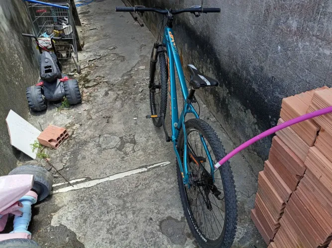 Vendo bicicleta aro 29 com marcha 