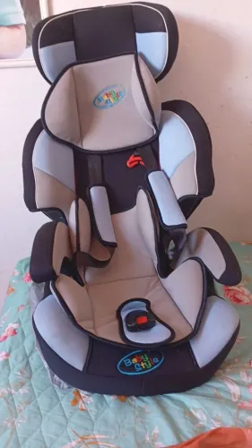 Cadeira infantil para carros 