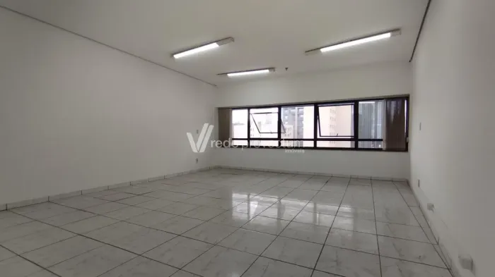 Sala comercial disponível para venda ou locação, no Centro de Campinas, com 50m²