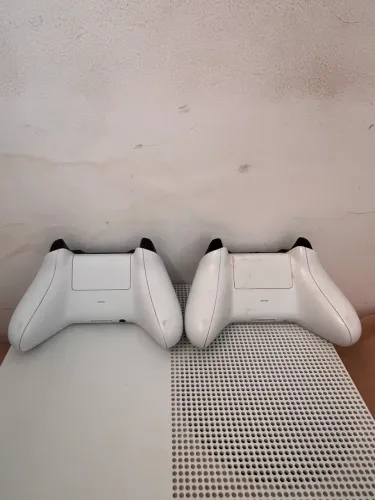 Xbox One S + Controle Original - Funcionando Perfeitamente