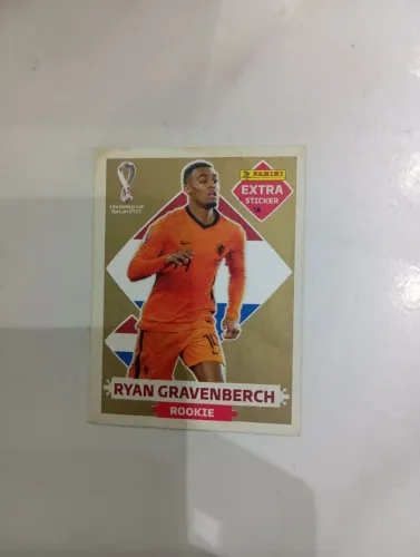Figurinha gold extra sticker Panini/ Ryan Gravenberch (Gold/Copa 2022)