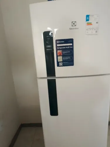  Vendo geladeira 