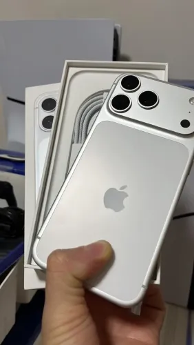 iPhone 17 pro Max <br>512 gigas <br>Nota fiscal <br>Capinha e película <br>Parcelo até 12x no cartão