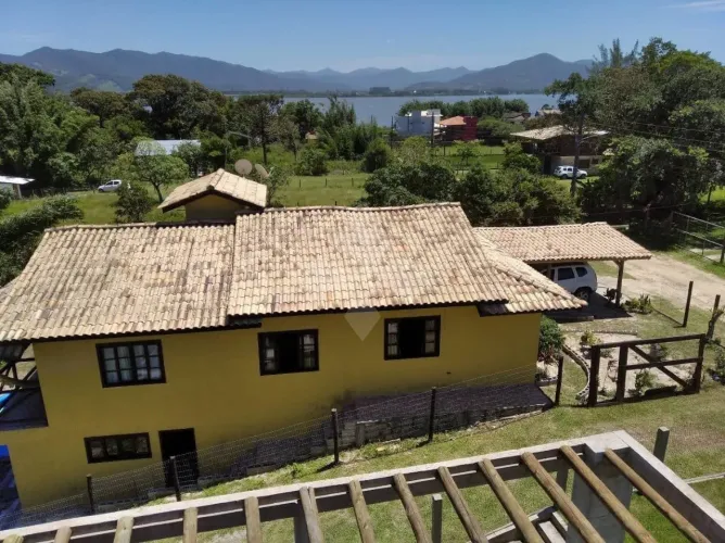 4 casas para venda em Imbituba, Praia do Rosa/SC