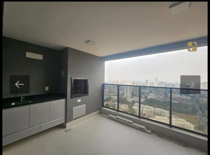 Apartamento andar alto, sol da manhã no Edifício Vox