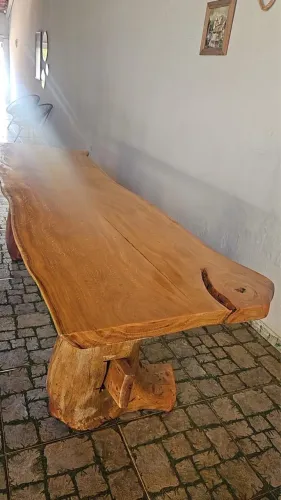 Mesa madeira pe de bota