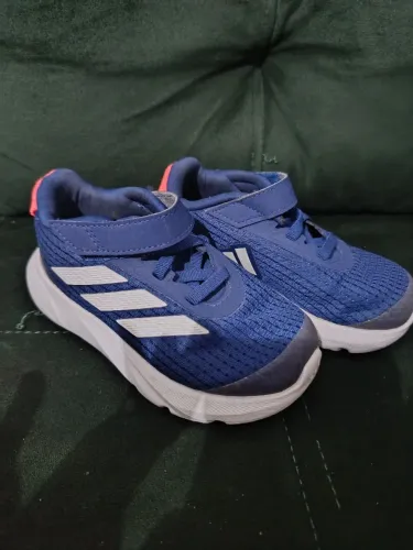Tênis Adidas 