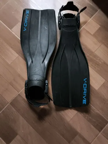 Nadadeira aberta V-DIVE 65cm do 39 ao 45 regulável