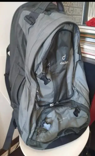 Mochila Deuter feminina anatômica