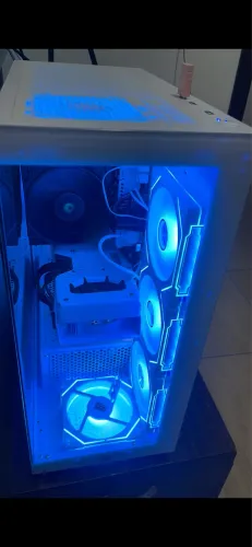 PC RX 7800XT com Ryzen 5 9600X e 32GB DDR5