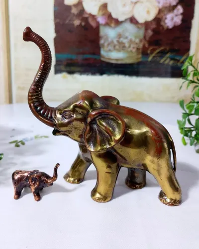 Escultura Antiga de Elefante em Bronze.
