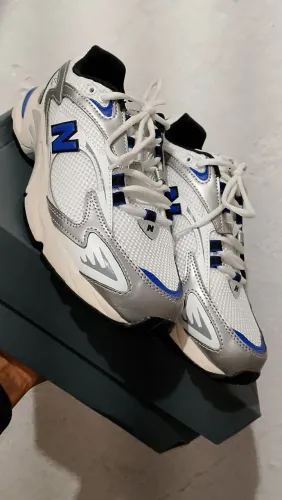 Tênis NEW BALANCE 725