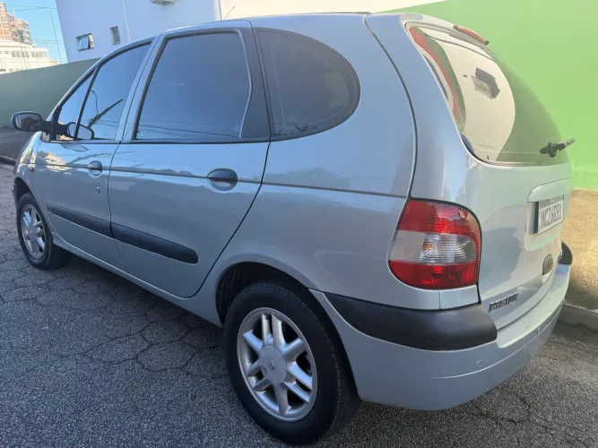 Renault Scenic Rxe/ Privilège 2.0 16V 5P Aut. 2003