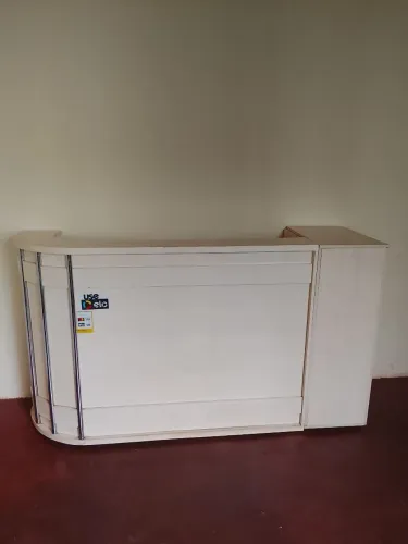 Balcão Recepção Use Móveis ? Estado ótimo! Lindo e resistente.R$: 750 retirada no local